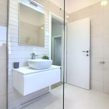 Luxusvilla Fjolla With Private Pool
