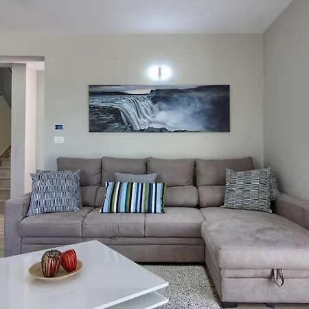 Luxusvilla Fjolla With Private Pool
