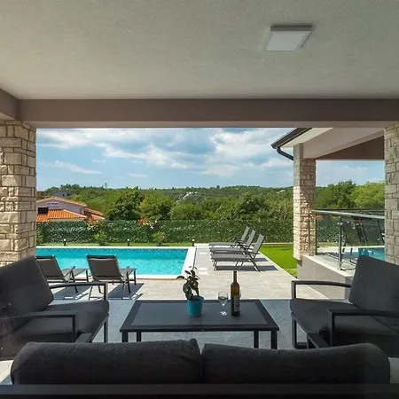 Villa Luxusvilla Fjolla With Private Pool