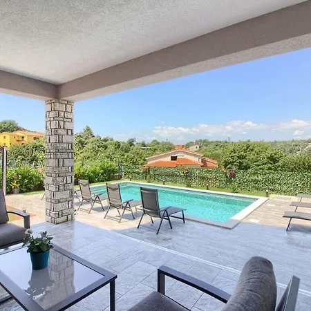 וילה Luxusvilla Fjolla With Private Pool *